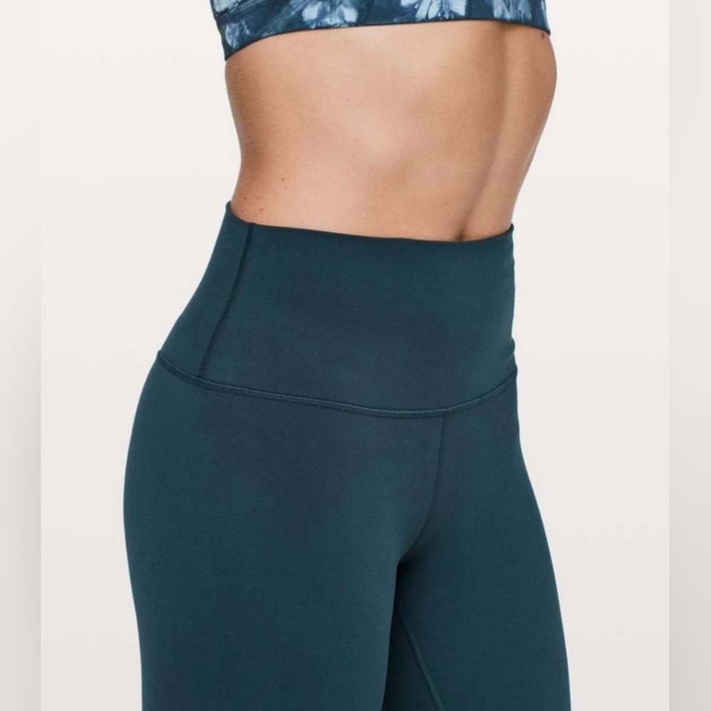 Lululemon Align 25” Nulu. Excellent Condition! 
Measures Like a Size 4. Teal.